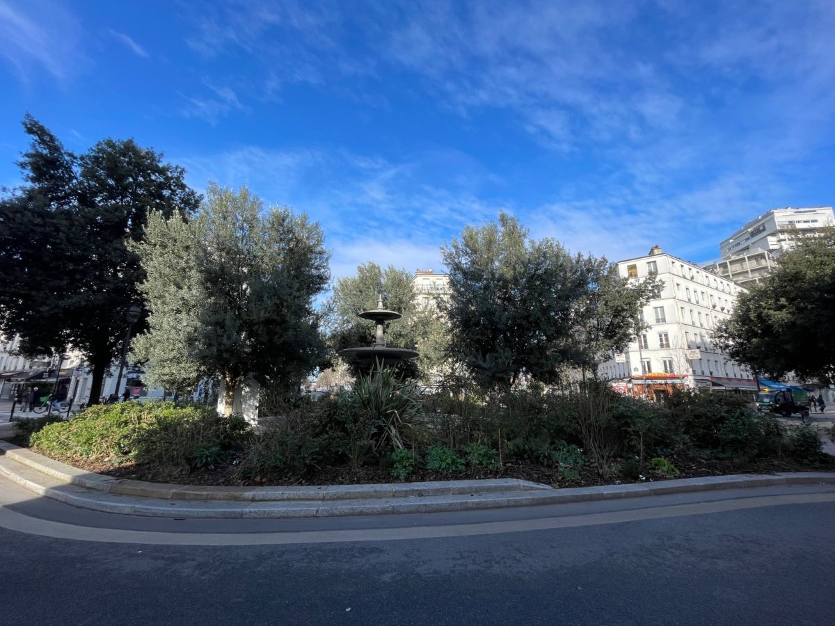 place colonel Bourgoin Paris