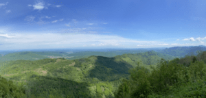 paysage vallonné et ciel